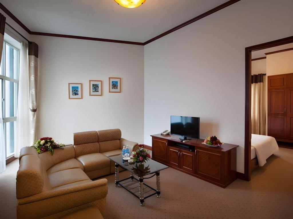 Cwd Hotel Hanoi Exterior foto