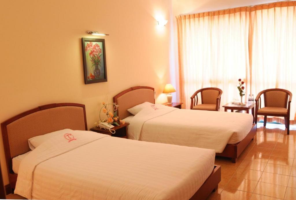 Cwd Hotel Hanoi Exterior foto