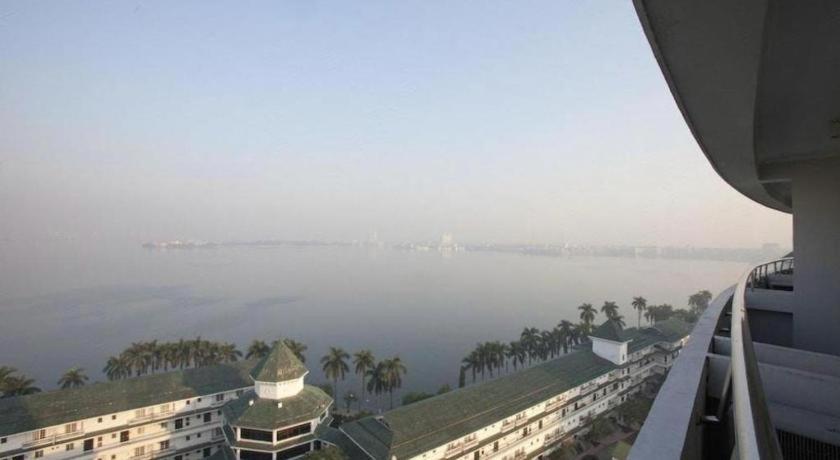 Cwd Hotel Hanoi Exterior foto