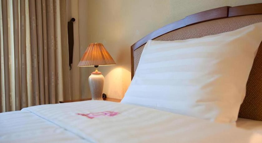 Cwd Hotel Hanoi Exterior foto
